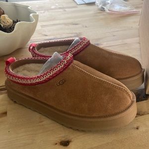 Ugg Tasman slippers kids size 6/ womens 7.5/8
